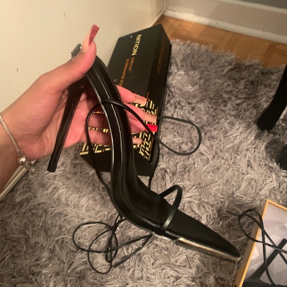 Black lace up stiletto point toe heels - Picture 4 of 4